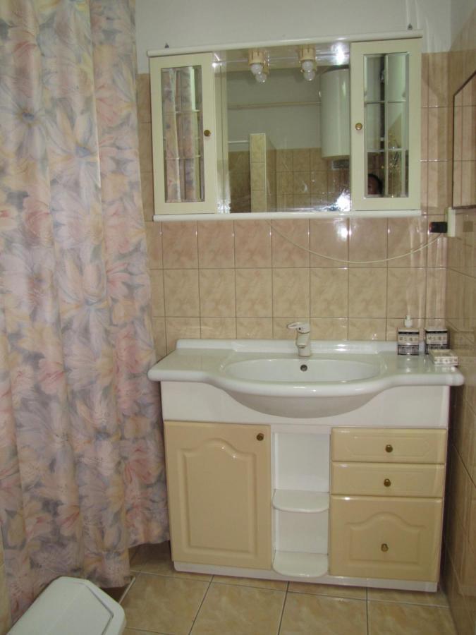 Oazis Apartmanhaz Hajduszoboszlo Exterior photo