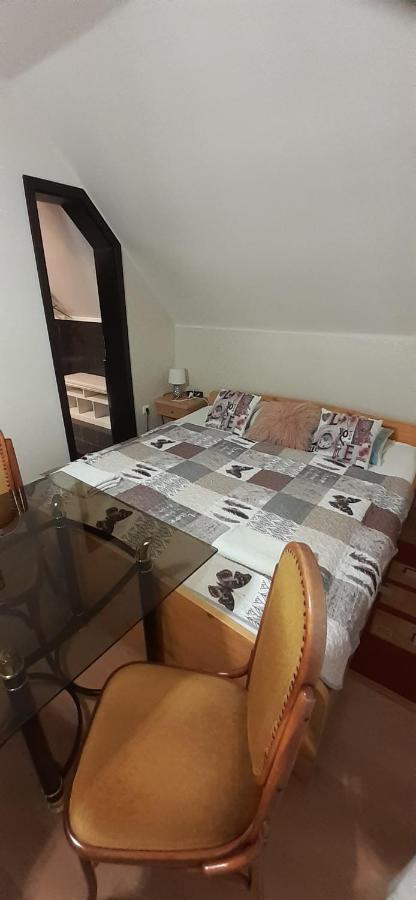 Oazis Apartmanhaz Hajduszoboszlo Exterior photo