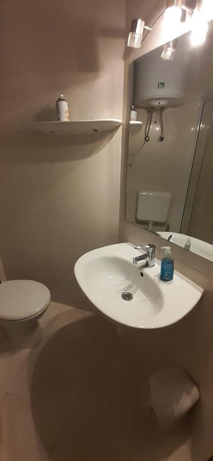 Oazis Apartmanhaz Hajduszoboszlo Exterior photo