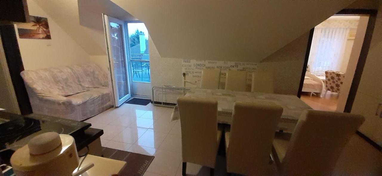 Oazis Apartmanhaz Hajduszoboszlo Exterior photo