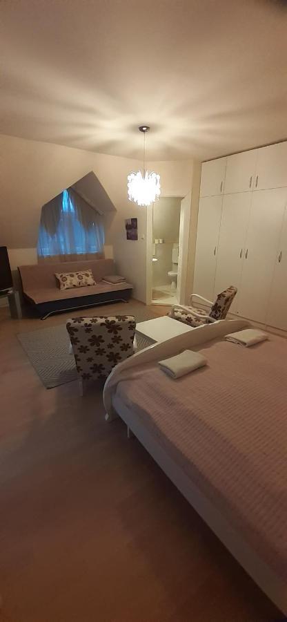 Oazis Apartmanhaz Hajduszoboszlo Exterior photo