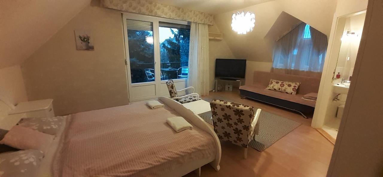 Oazis Apartmanhaz Hajduszoboszlo Exterior photo