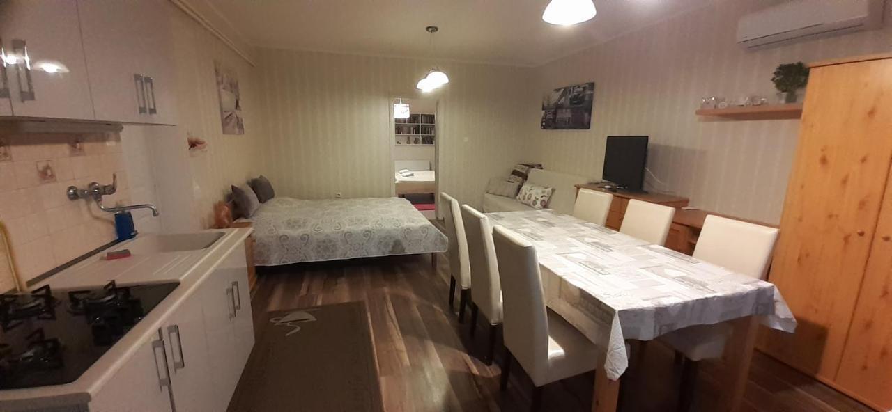 Oazis Apartmanhaz Hajduszoboszlo Exterior photo