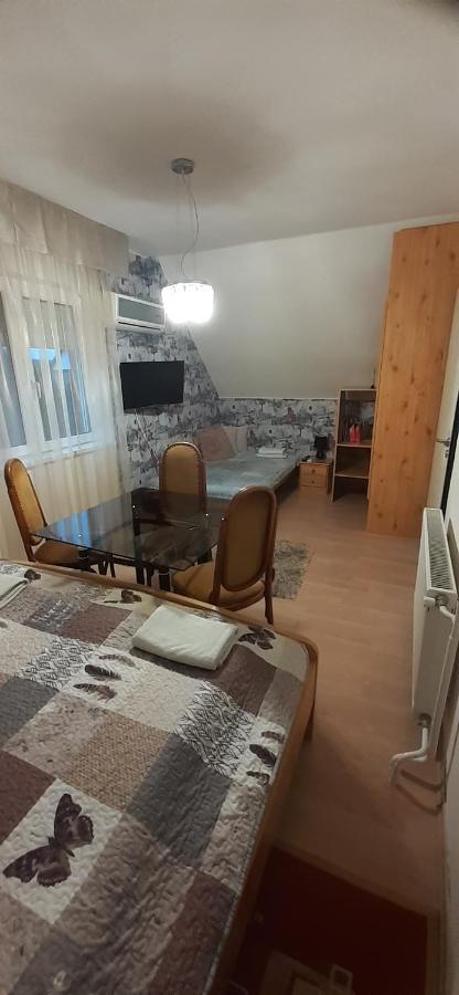 Oazis Apartmanhaz Hajduszoboszlo Exterior photo
