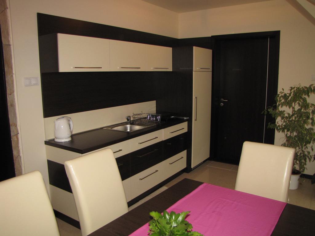 Oazis Apartmanhaz Hajduszoboszlo Room photo