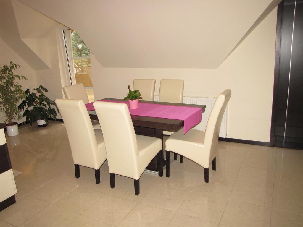 Oazis Apartmanhaz Hajduszoboszlo Room photo