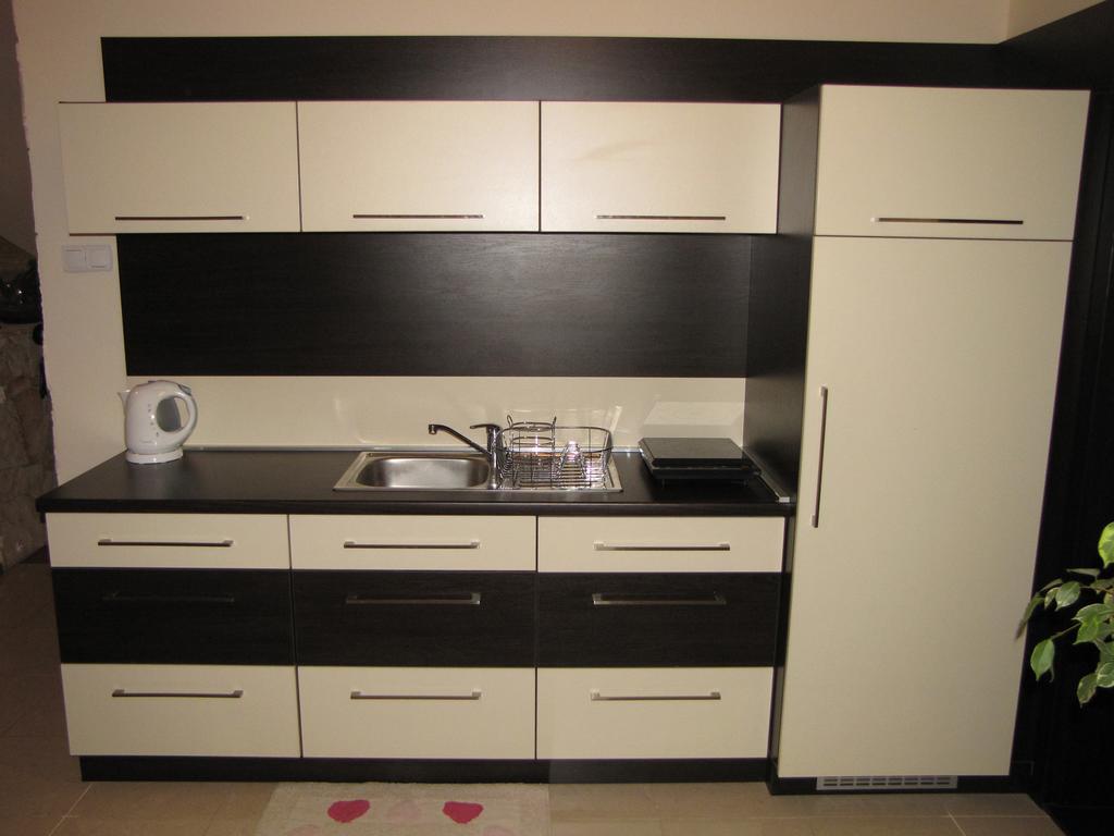 Oazis Apartmanhaz Hajduszoboszlo Room photo