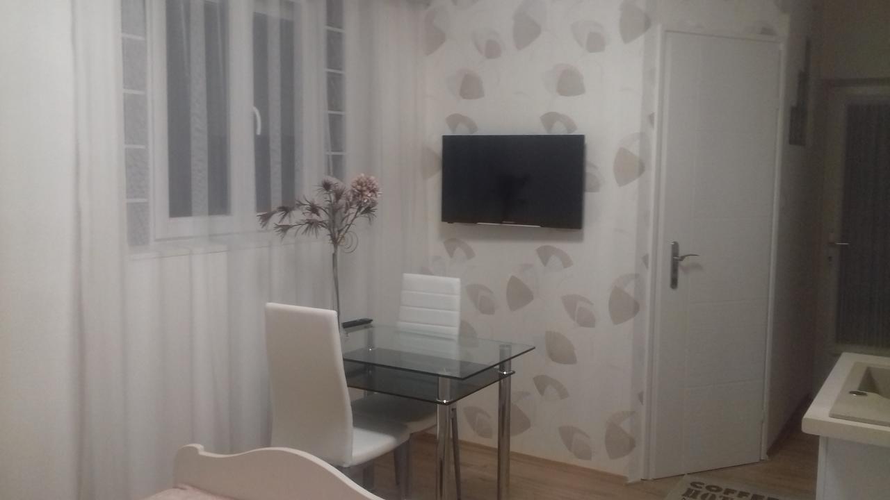 Oazis Apartmanhaz Hajduszoboszlo Exterior photo