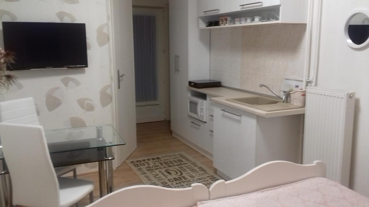 Oazis Apartmanhaz Hajduszoboszlo Exterior photo